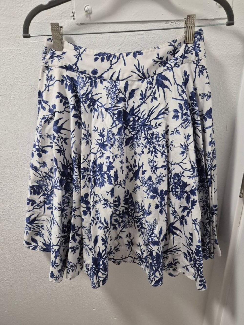 J. Peterman Blue & White Floral Bird A-Line Skirt Size 2 100% Cotton Lined - Picture 1 of 9